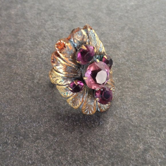 Vintage 20's Fancy Brass Ring - Picture 6 of 8